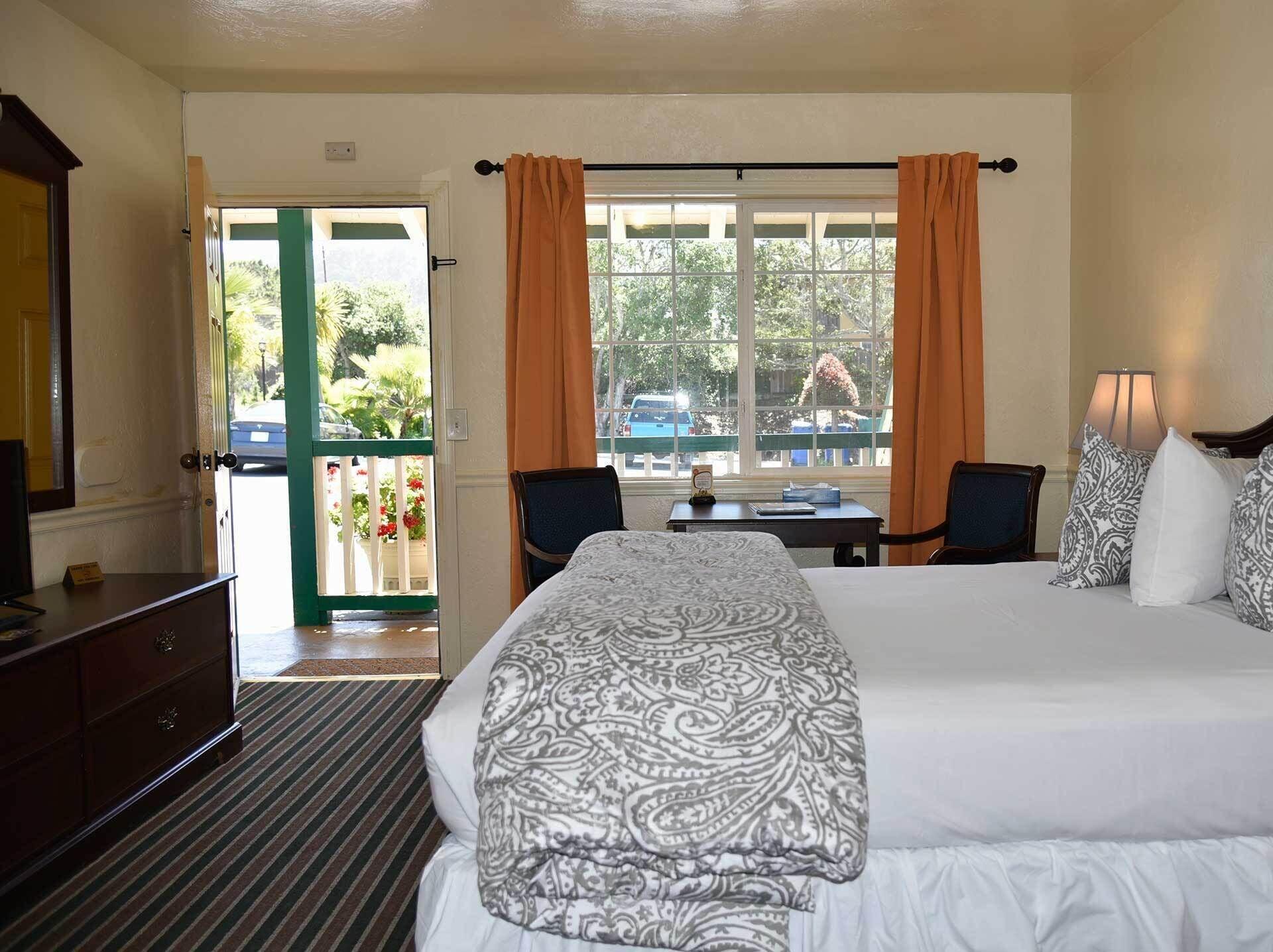 Monterey Pines Inn Exterior photo