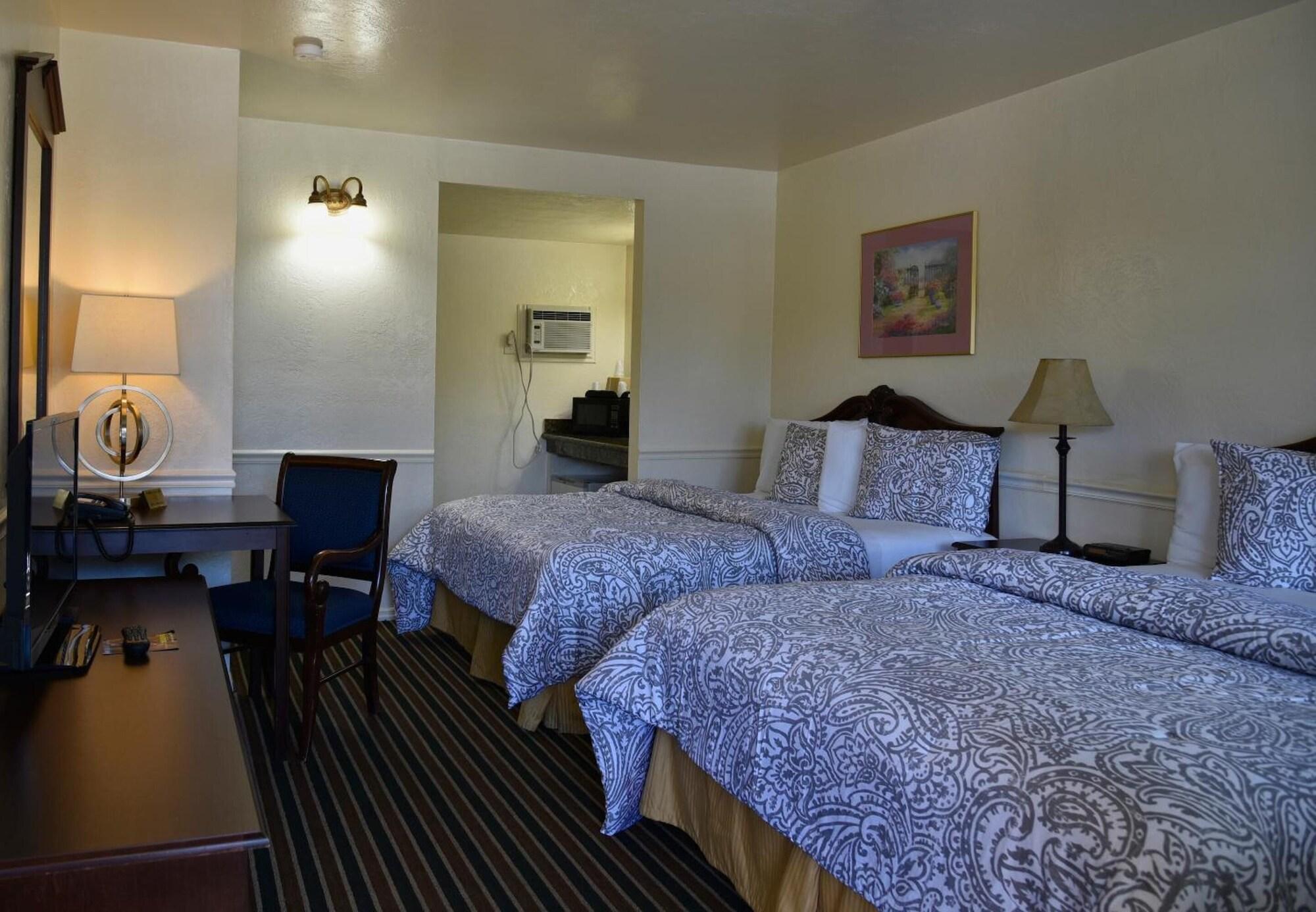 Monterey Pines Inn Exterior photo